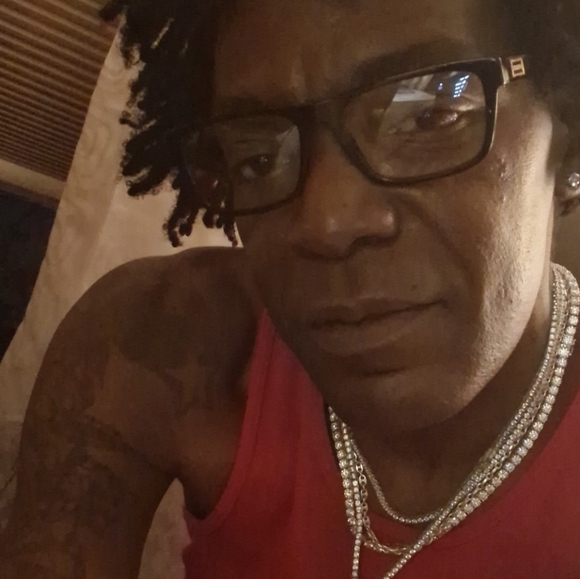 Meet your Posher, Carlo - Picture 7 of 10